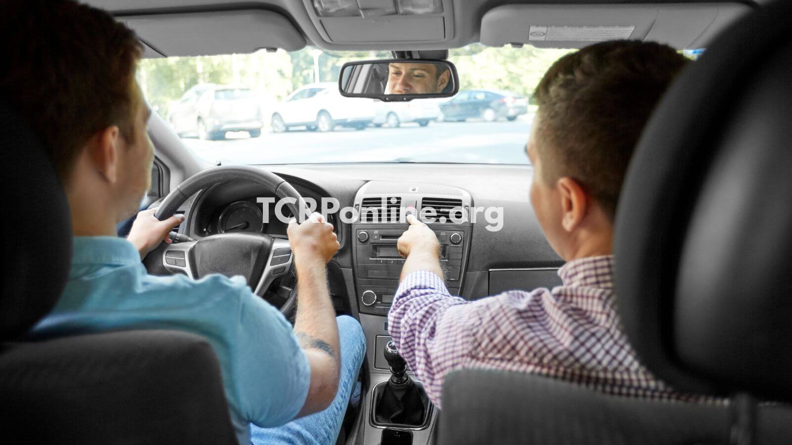 Học Bằng Lái Xe B1 Giá Bao Nhiêu 2025? Học Phí Mới Nhất 5 Nên chọn trung tâm uy tín khi đăng ký học lái xe ô tô (1)