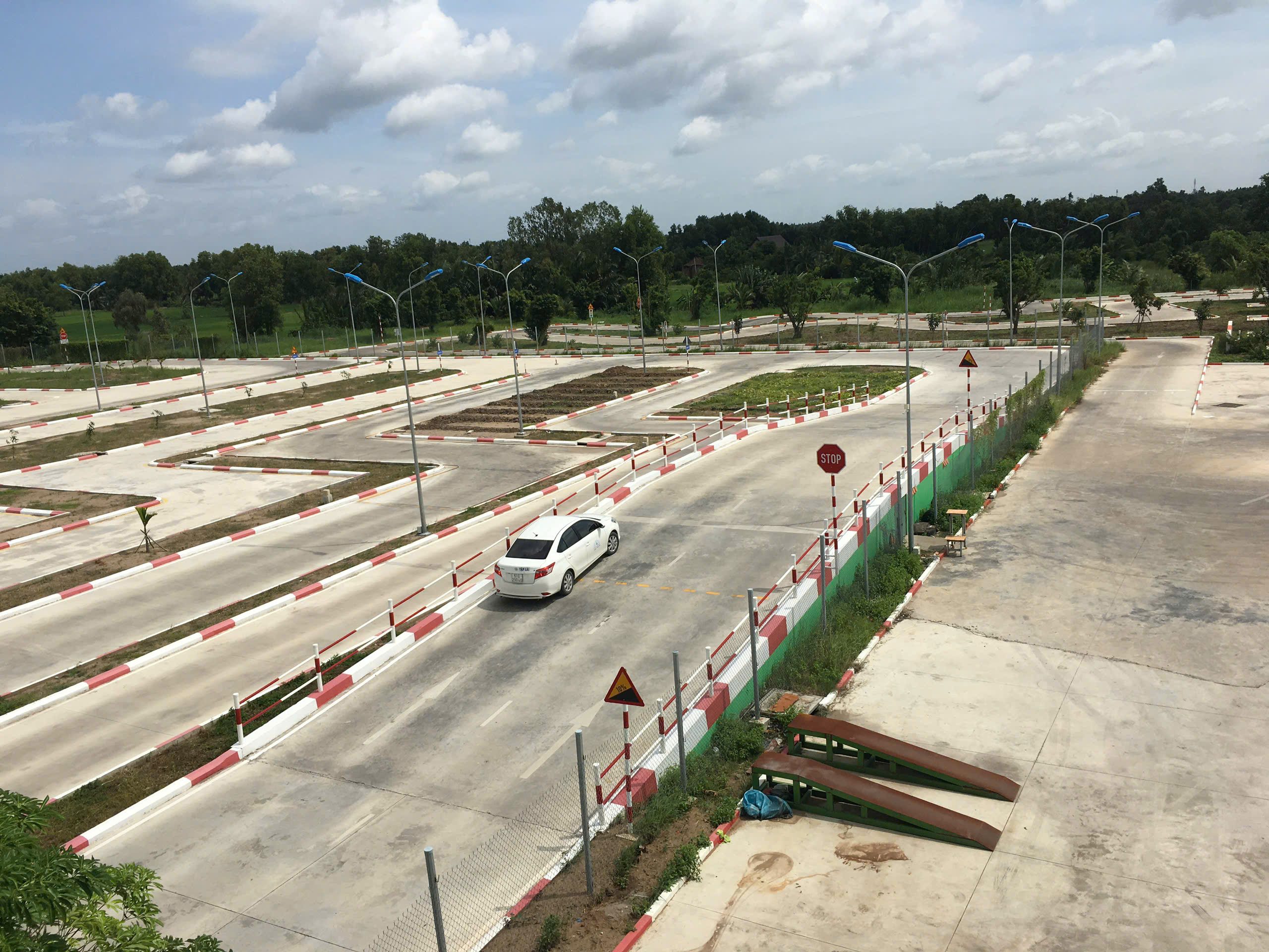 Sân tập Trường Dạy Lái Xe Tiến Phát - Học Bằng Lái C1 TPHCM