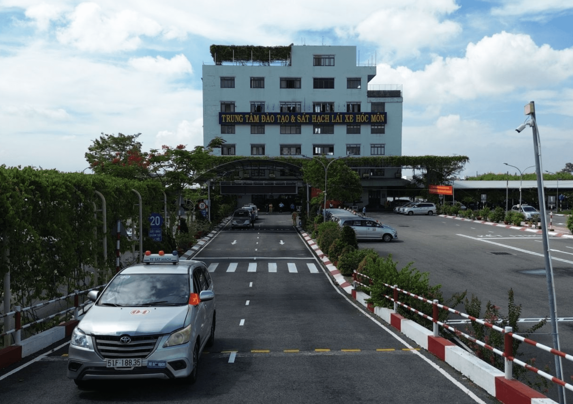 TOP 10+ Thi Bằng Lái Xe B2 TPHCM 2025 Học Nhanh Đậu Cao 13 Trung Tâm Sát Hạch Lái Xe Hóc Môn - Thi Bằng Lái Xe B2 TPHCM