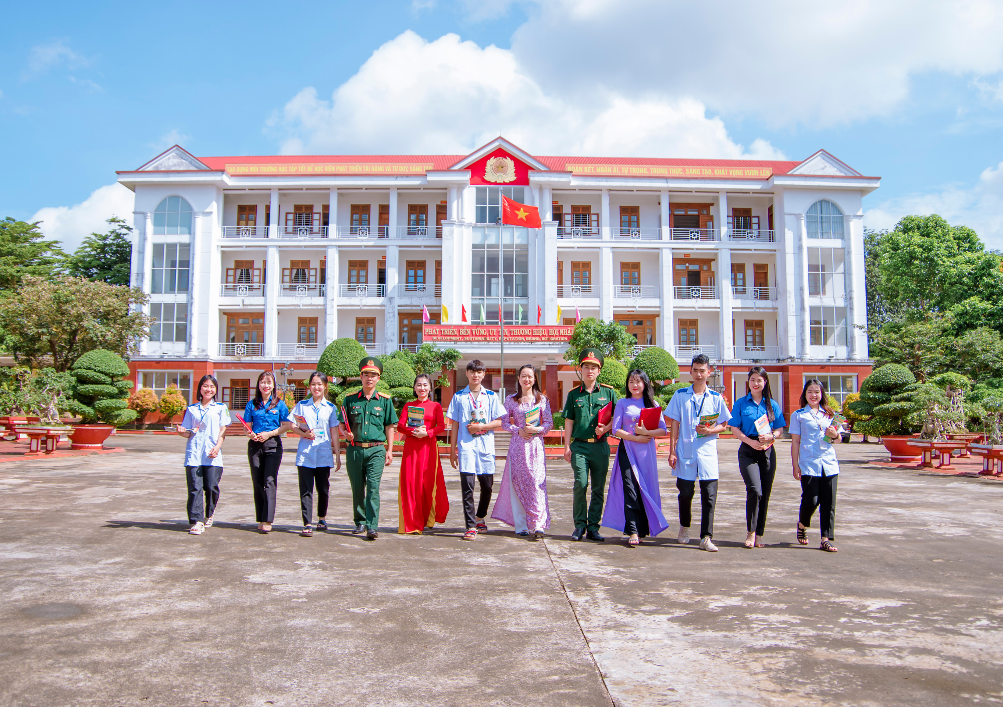 TOP 10+ Học Bằng Lái Xe B2 TPHCM 2025 Học Là Đậu 13 Trường Cao Đẳng Nghề Số 21 - Trường Dạy Lái Xe Ô Tô TPHCM