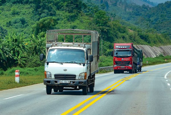 Lái Xe Tải Dưới 3.5 Tấn Với Bằng C1-Nên Học Bằng C1 Hay B2