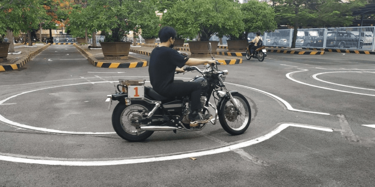 Giá Học Bằng A2 2026 Bao Gồm Những Gì? Tư Vấn Ngay 4 Học Thực Hành Hạng A2-Giá Học Bằng A2