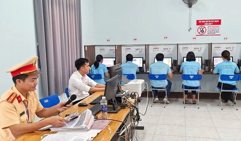 Thi Lí Thuyết Bằng Lái A1-Cách Đăng Ký Thi Giấy Phép Lái Xe Máy A1