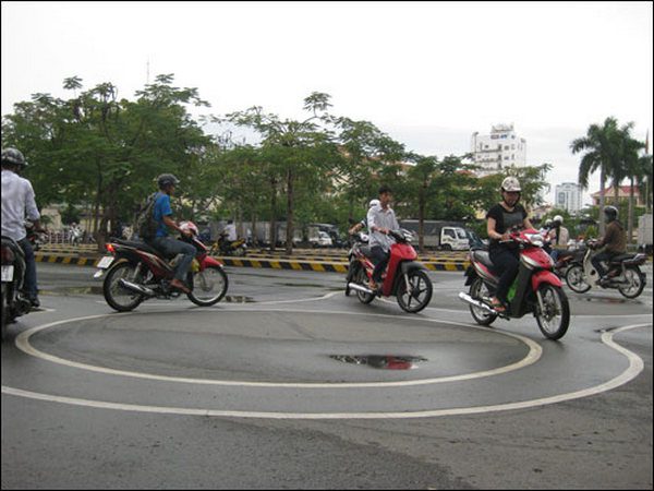 Giá Thi Bằng Lái A1 2026 – Hỗ Trợ Hồ Sơ Và Mẹo Thi Đậu 4 Thi Thực Hành Bằng Lái A1-Giá Thi Bằng Lái A1