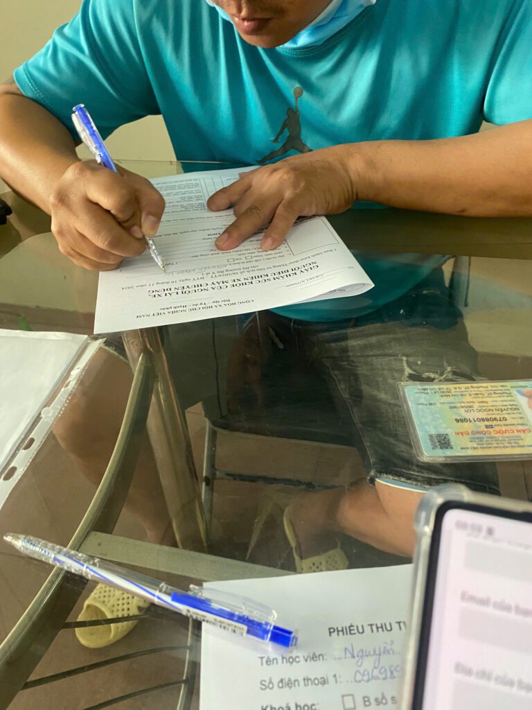 Hỗ Trợ Làm Bằng Lái Hạng C-Giá Học Bằng Lái Xe Ô Tô Hạng C