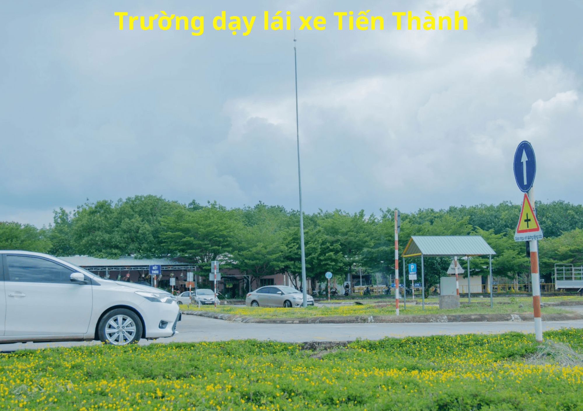 TOP 10+ Đăng Ký Học Bằng Lái Xe 2025 Học Phí Rõ Ràng 4 Trường dạy lái xe Tiến Thành - Đăng ký học bằng lái xe