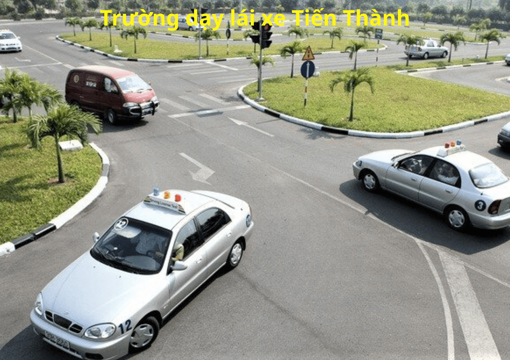 TOP 10+ Thi Bằng Lái Xe C1 TPHCM 2025 Tỷ Lệ Đậu Cao 4 Trường dạy lái xe Tiến Thành - Thi bằng lái xe C1 TPHCM